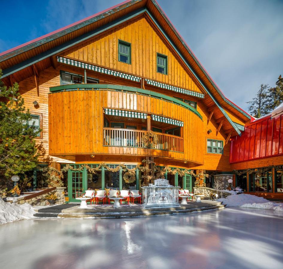 Post Hotel & Spa Lake Louise Bagian luar foto