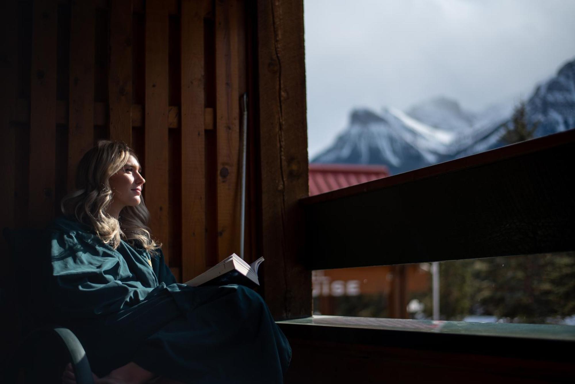 Post Hotel & Spa Lake Louise Bagian luar foto