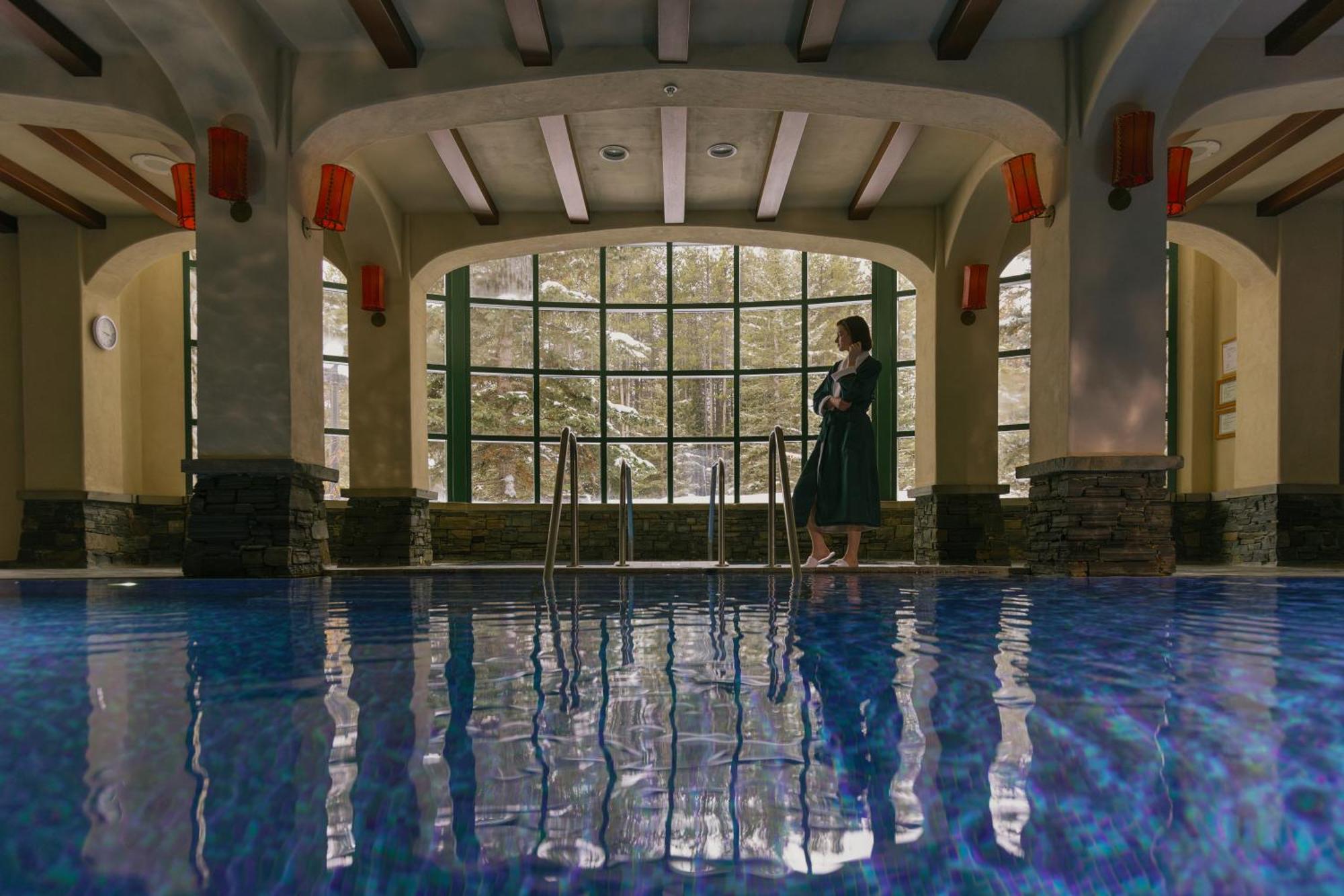 Post Hotel & Spa Lake Louise Bagian luar foto